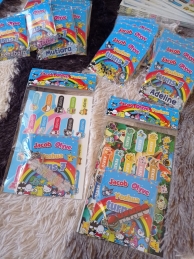 Label and Keychain set - set of 12