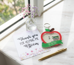 Personalised Apple Shaker Keychain – set of 6 pcs